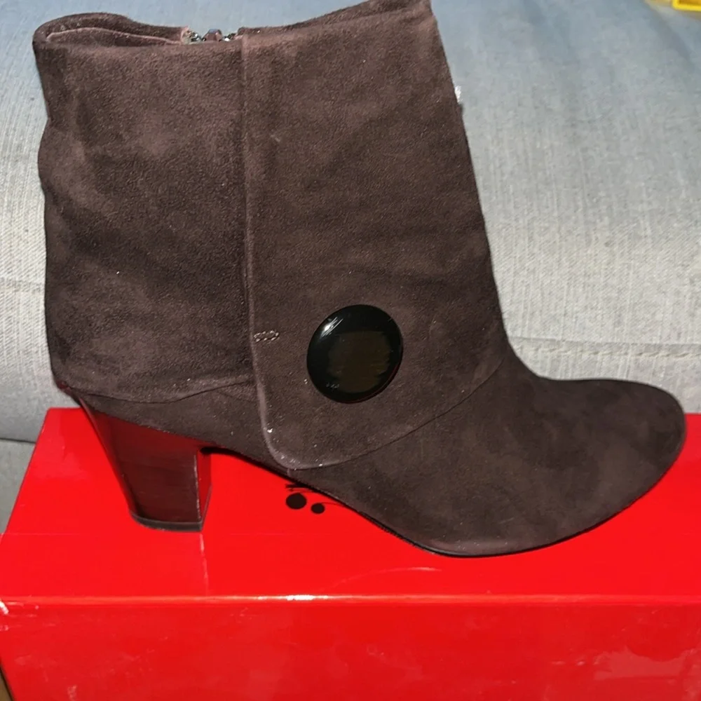 Shoes - Picture 3 of 6
